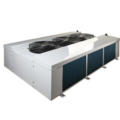 Cooler d'aria evaporativa di livello industriale. Sistema di ventilazione a doppio flusso d'aria per refrigerazione in officina e magazzino.